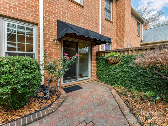 $665,000 | 2813 Sharon View Road, Charlotte, NC 28210