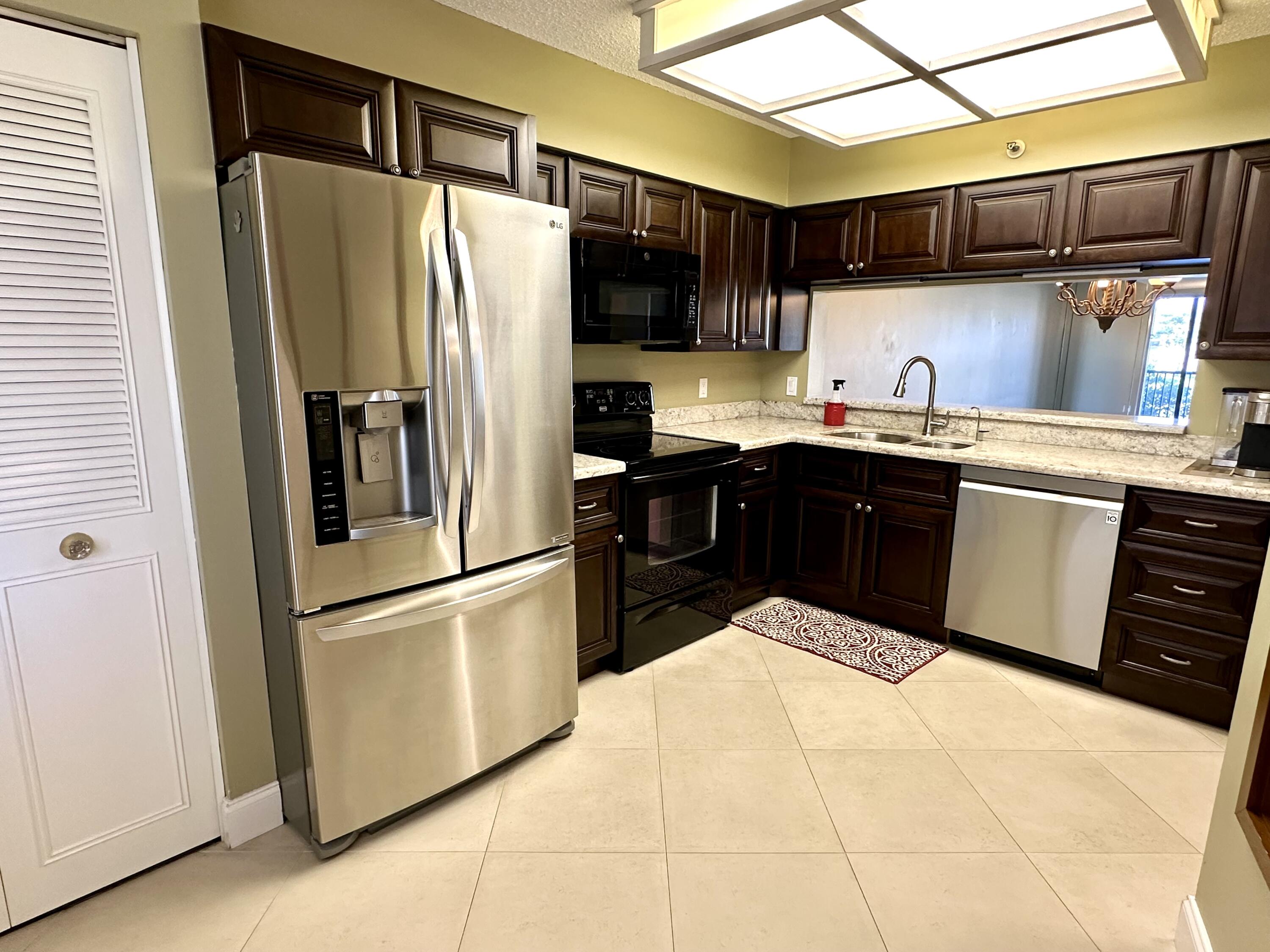 14460 Strathmore Lane, Unit 306 Delray Beach, FL 33446 - Photo 3 of 53 IMG_2866