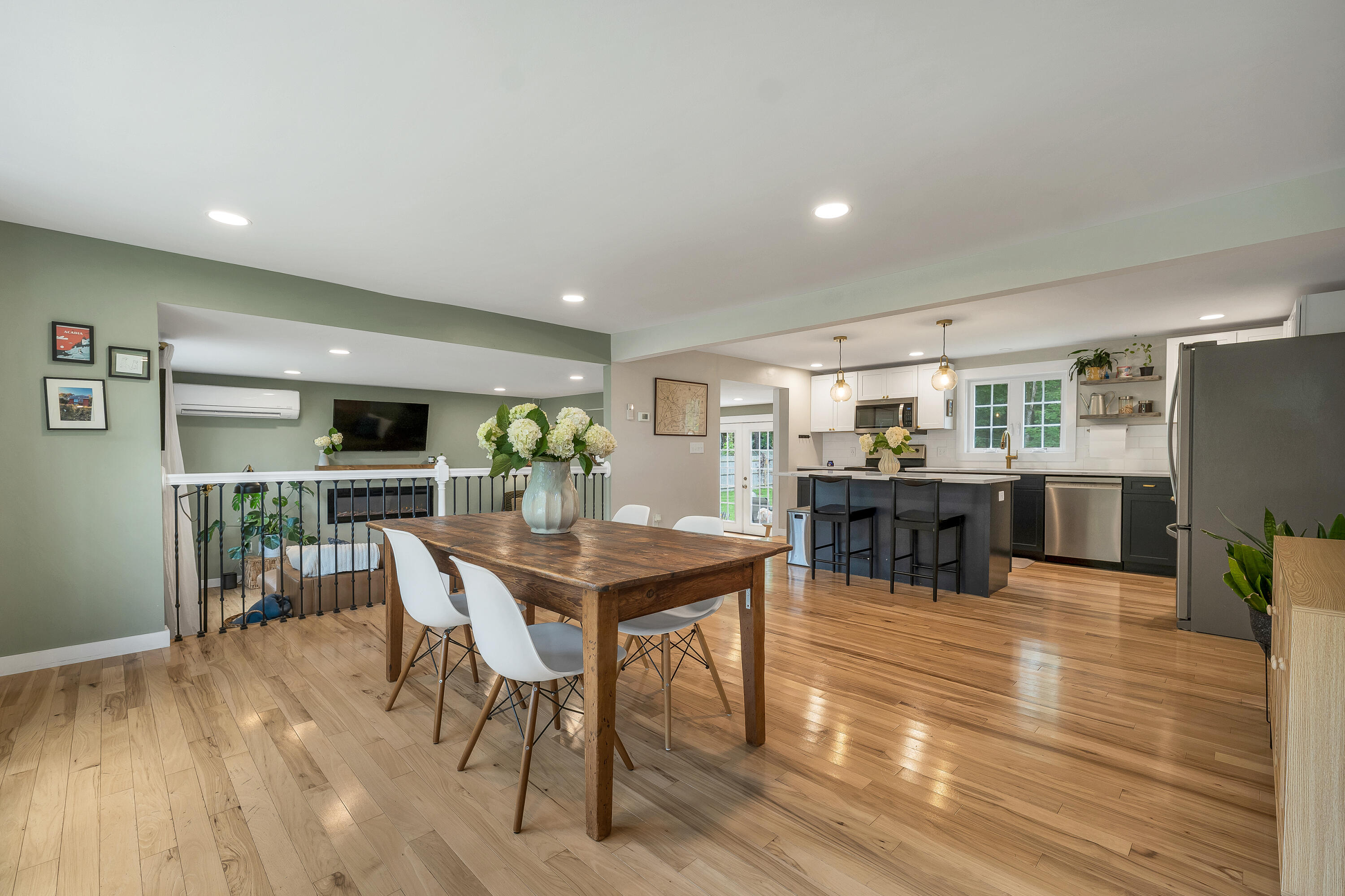 74 Alewive Road Kennebunk, ME 04043 - Photo 28 of 60 Dining & kitchen
