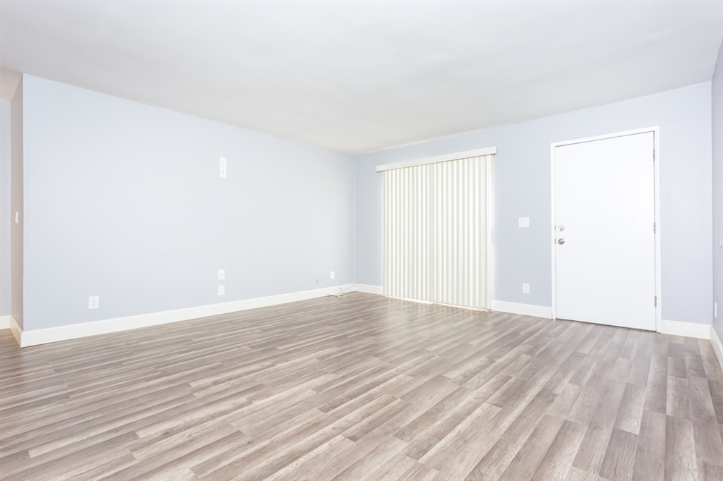 295 Sycamore Road, Unit 22 San Ysidro, CA 92173 - Photo 2 of 9 Gallery Image 2