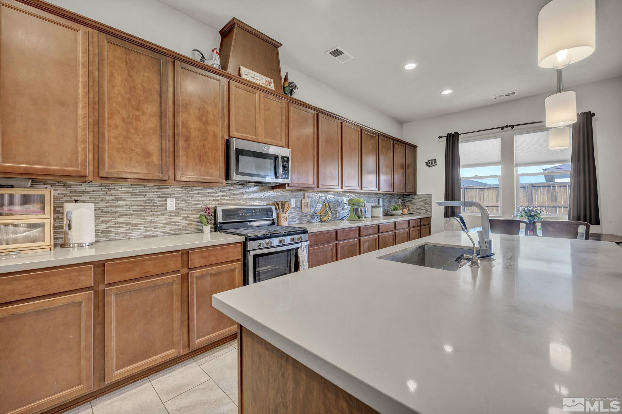 696 Raptor Way Fernley, NV 89408 - Photo 18 of 40 Photo 18