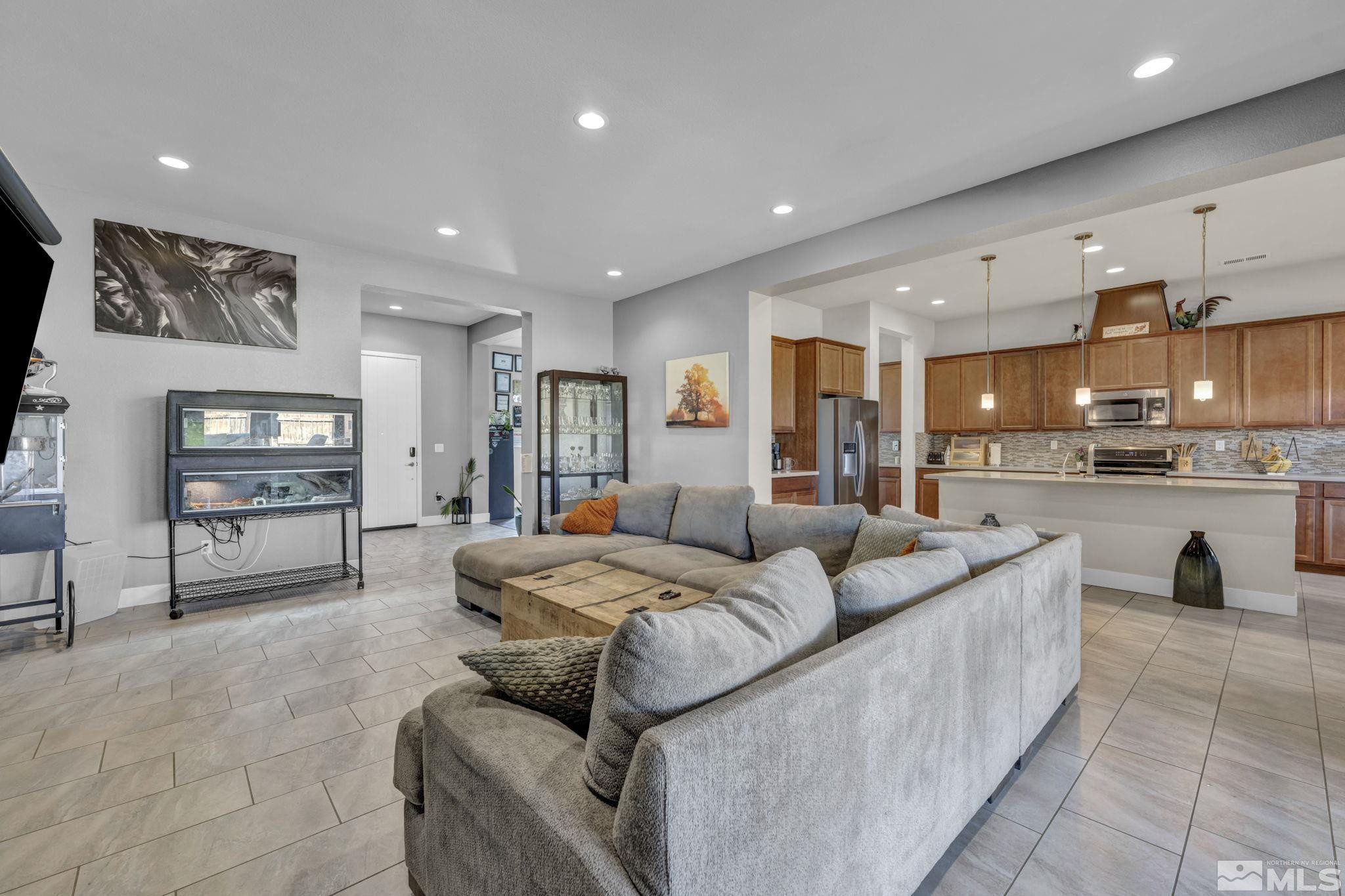 696 Raptor Way Fernley, NV 89408 - Photo 7 of 40 Photo 7
