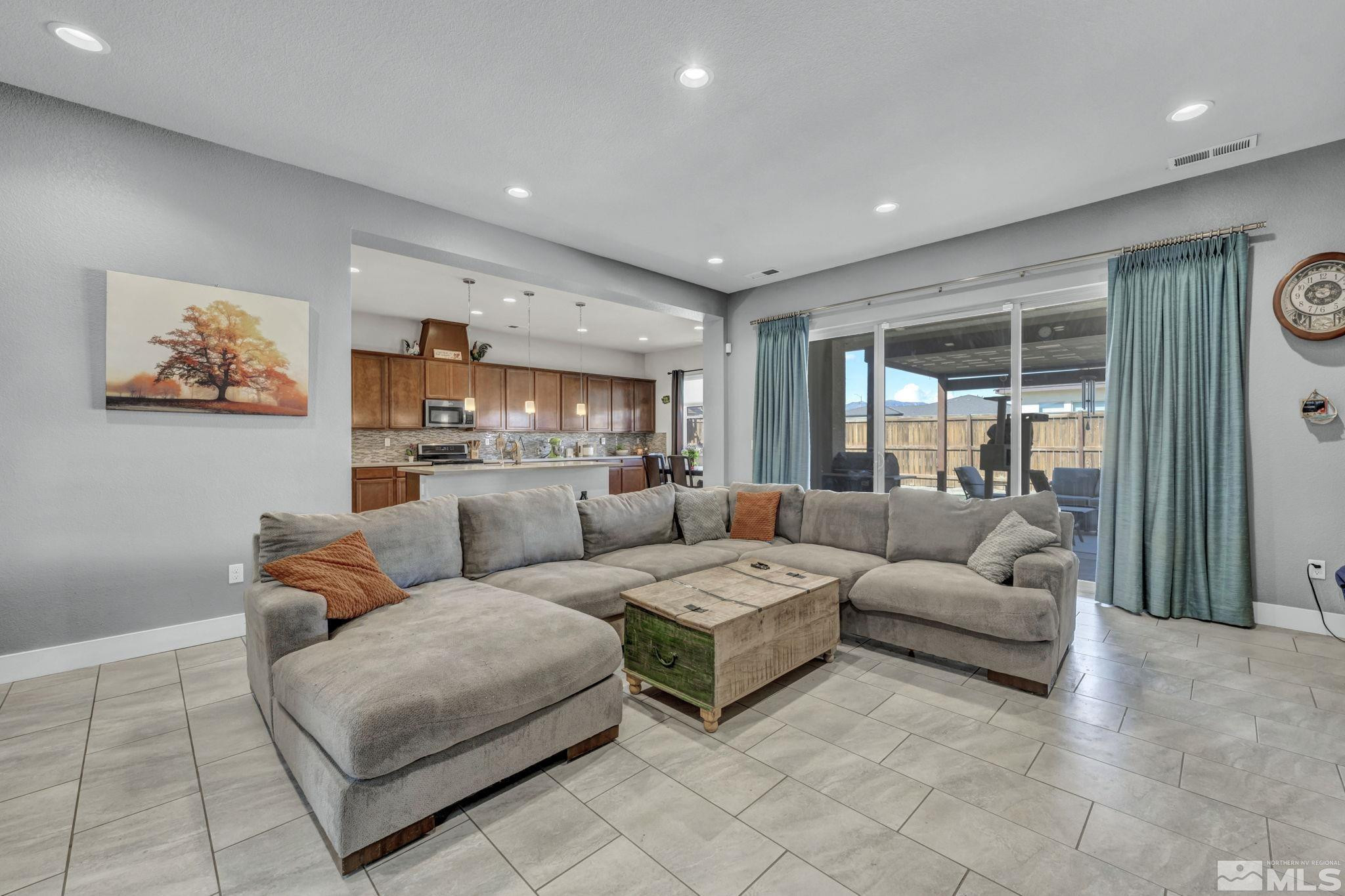 696 Raptor Way Fernley, NV 89408 - Photo 9 of 40 Photo 9