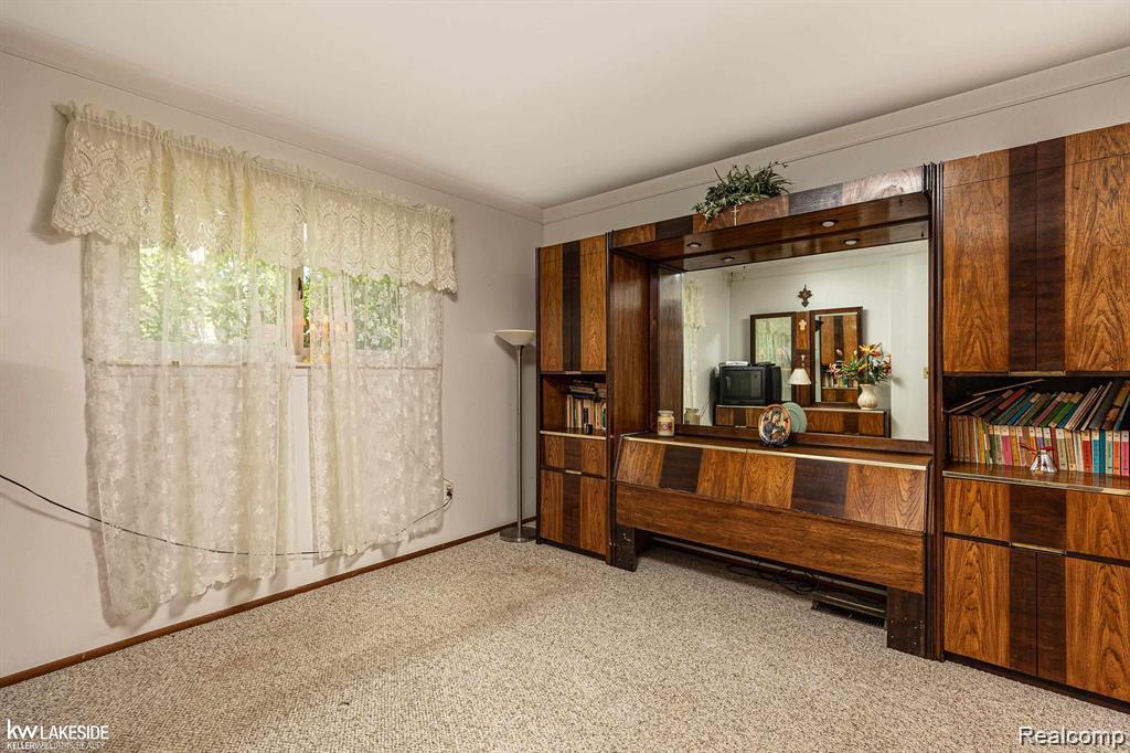 25810 Virginia Warren, MI 48091 - Photo 7 of 17