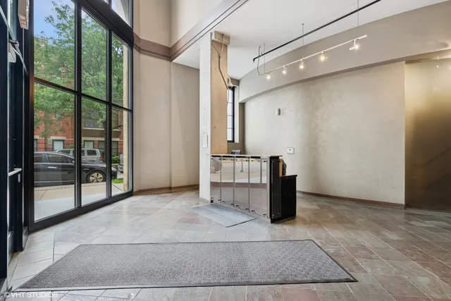 $226,000 | 811 West 15th Place, Unit 513, Chicago, IL 60608