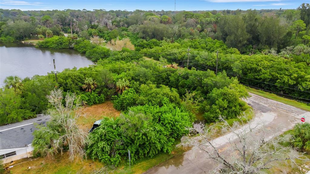 4935 Largo Terrace New Port Richey, FL 34652 - Photo 4 of 21