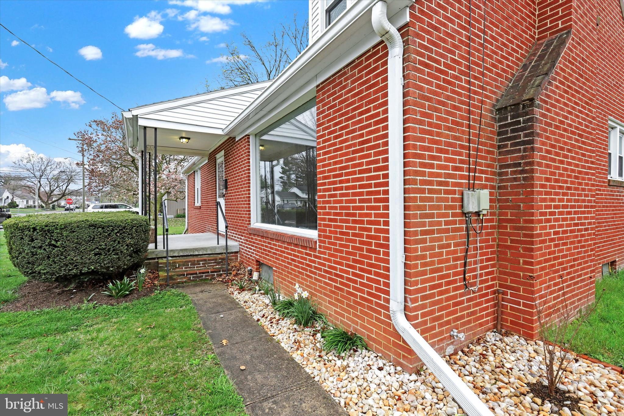 302 Reading Road Shippensburg, PA 17257 - Photo 4 of 27