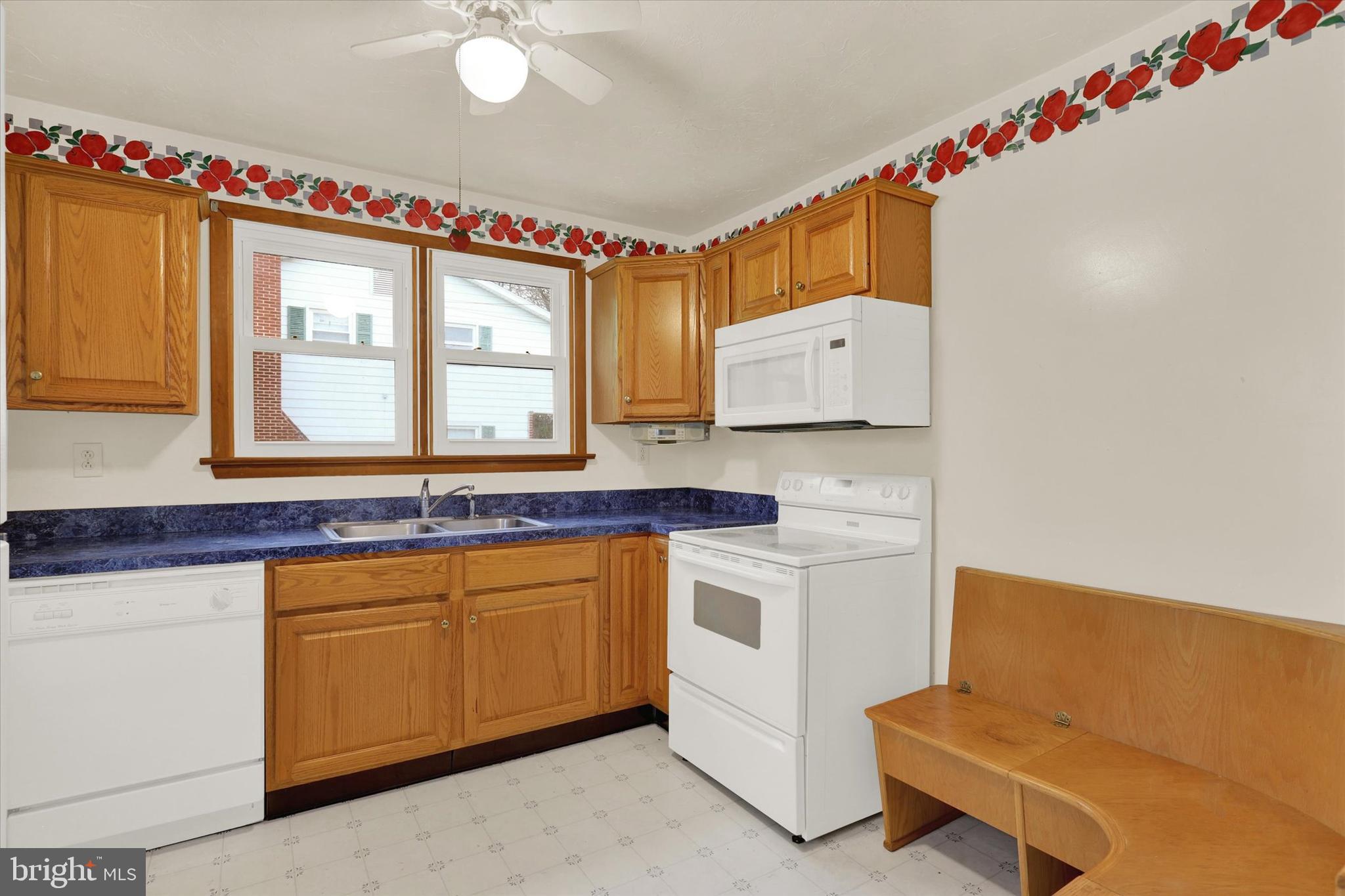 302 Reading Road Shippensburg, PA 17257 - Photo 5 of 27