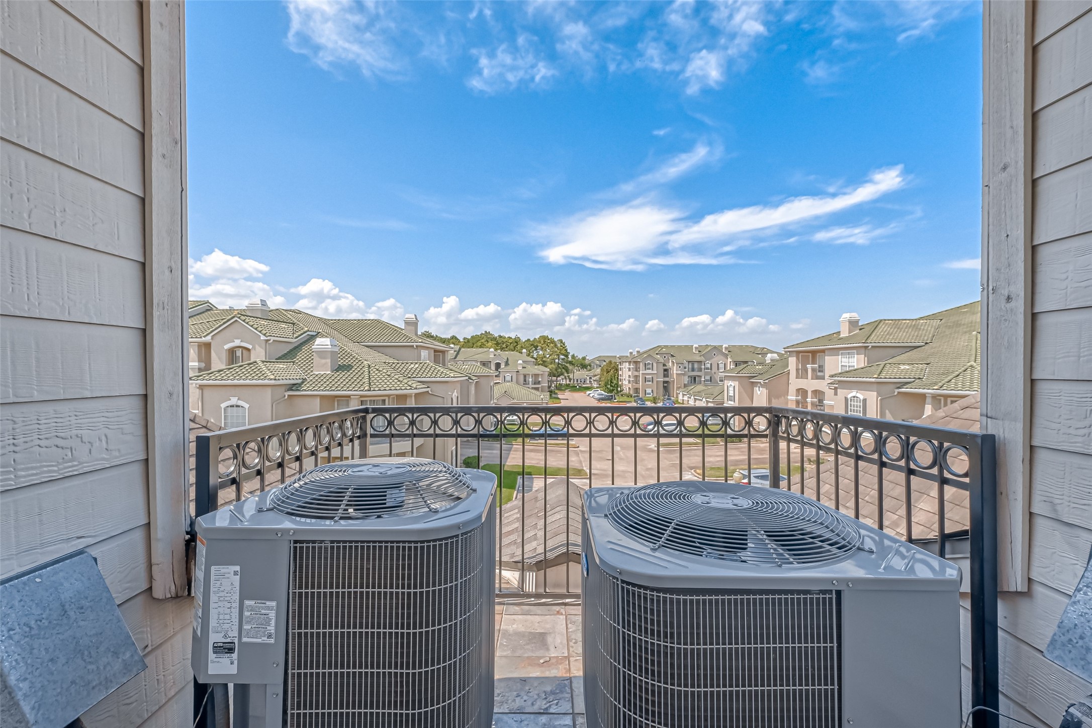 13607 Brookbluff Lane Houston, TX 77077 - Photo 50 of 50 a view of balcony with furniture