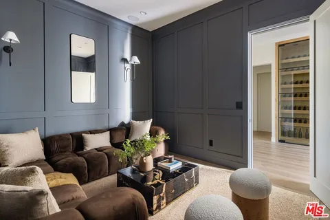 $3,995,000 | 23236 Hatteras Street, Woodland Hills, CA 91367