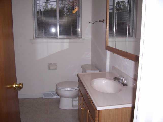 2564 Maybury Road Columbus, OH 43232 - Photo 5 of 10 Gallery Image 5