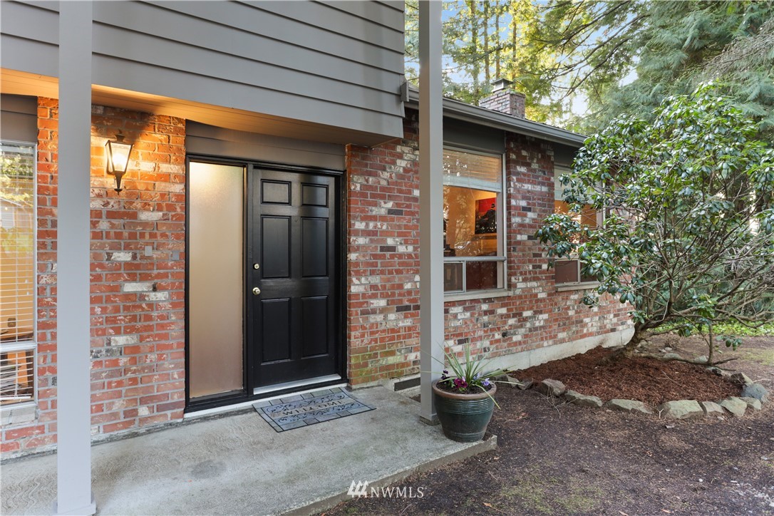 10419 Northeast 190th Street Bothell, WA 98011 - Photo 3 of 29 Gallery Image 3