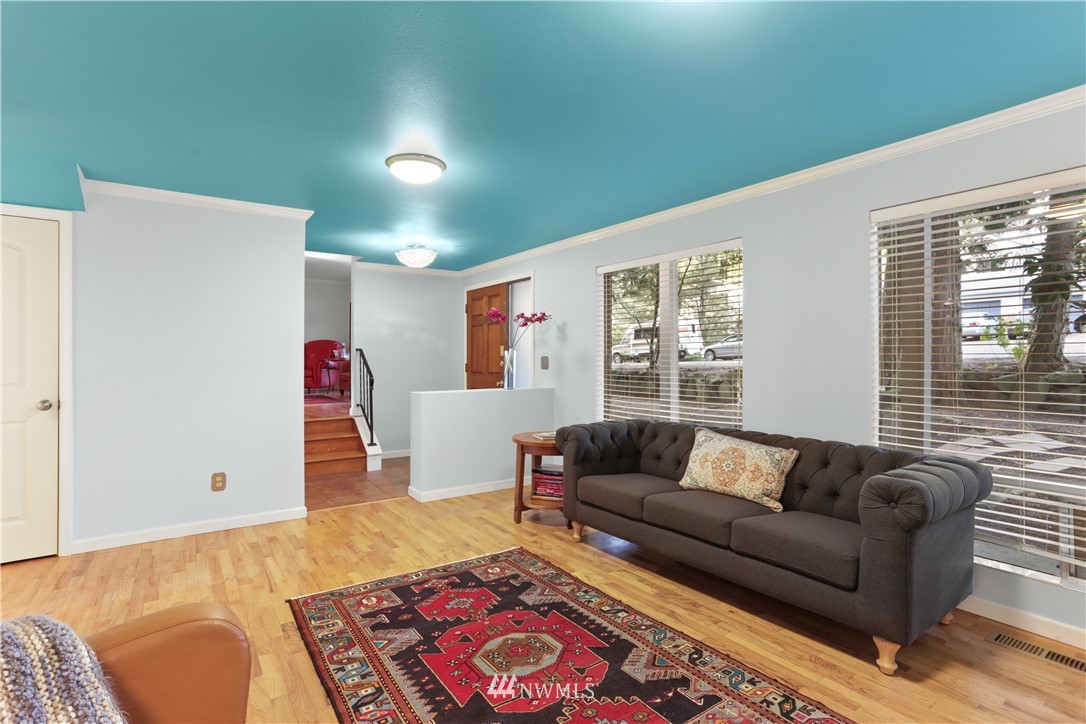 10419 Northeast 190th Street Bothell, WA 98011 - Photo 4 of 29 Gallery Image 4
