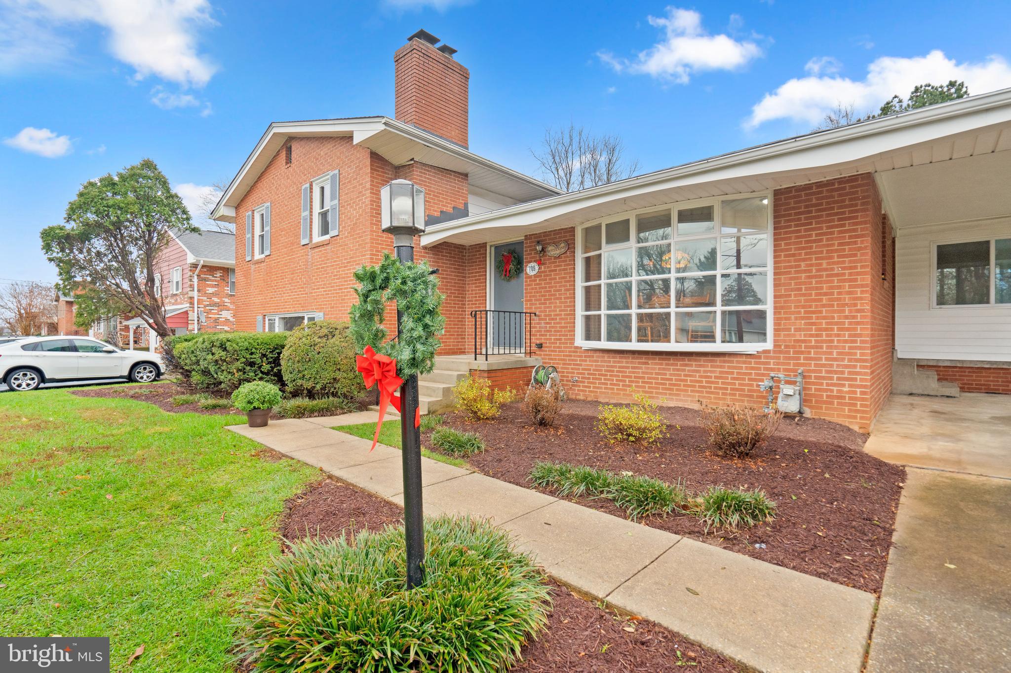 709 Winhall Way Silver Spring, MD 20904 - Photo 3 of 43 Gallery Image 3