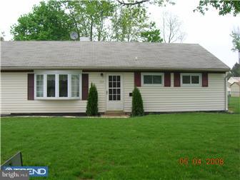 733 Locust Road Warminster, PA 18974 - Photo 2 of 12 Exterior
