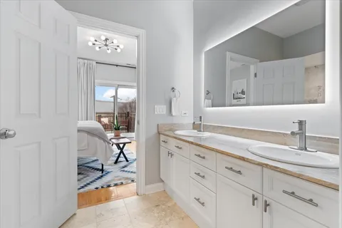 $575,000 | 2742 North Wolcott Avenue, Unit 3, Chicago, IL 60614