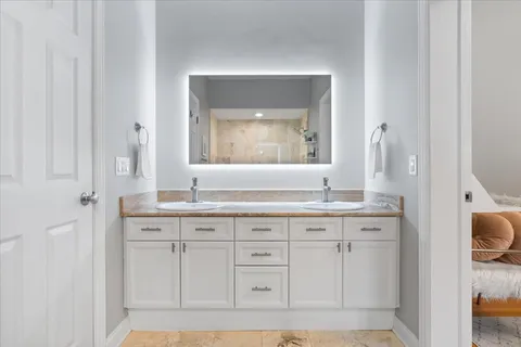 $575,000 | 2742 North Wolcott Avenue, Unit 3, Chicago, IL 60614