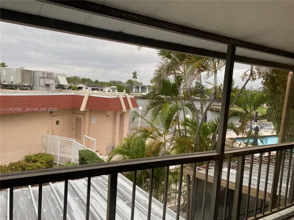 $3,200 | 1951 Atlantic Shores Boulevard, Unit 20, Hallandale Beach, FL 33009