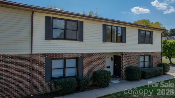 $127,900 | 525 12th Street Southwest, Unit 30, Hickory, NC 28602