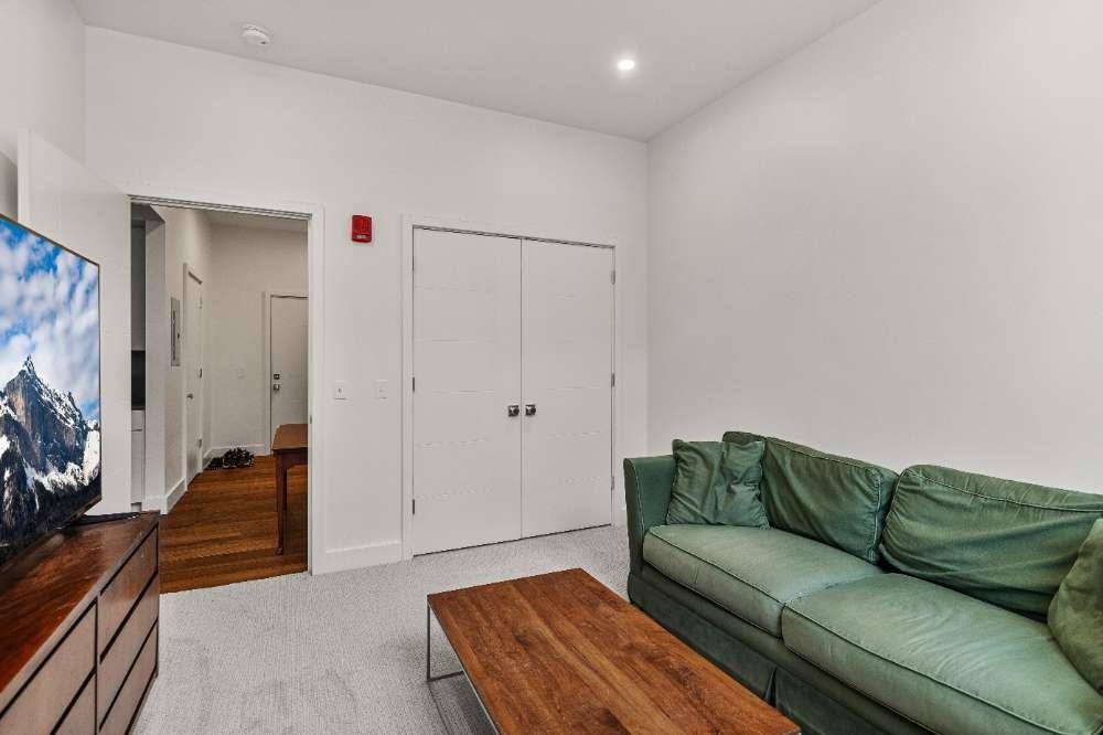 131 Main Street, Unit 2A1 Burlington, VT 05401 - Photo 19 of 39