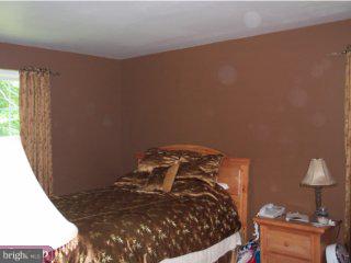 912 Pershing Road Blue Bell, PA 19422 - Photo 5 of 6 Gallery Image 5