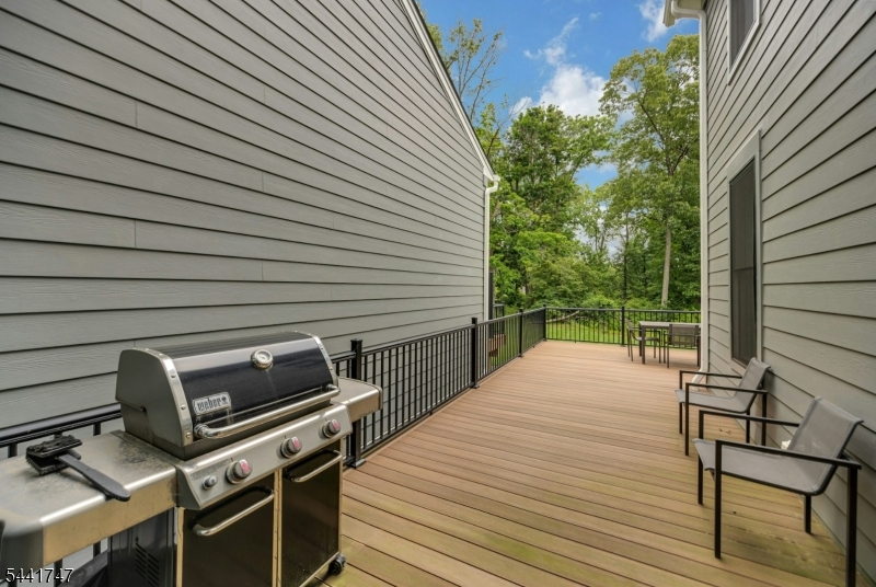 63 Samuel Way Chatham, NJ 07928 - Photo 5 of 48
