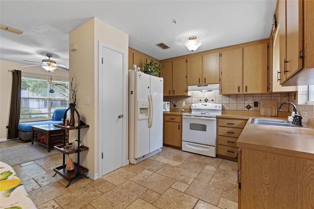 6621 Northwest 28th Terrace Gainesville, FL 32653 - Photo 9 of 23