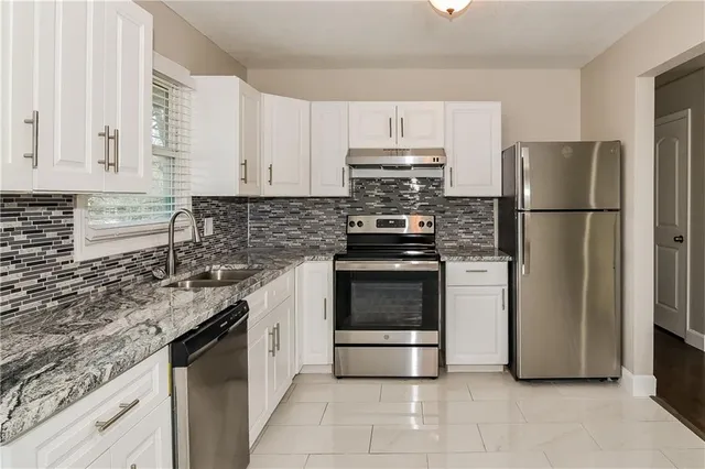 $1,825 | 6632 East 134th Street, Grandview, MO 64030