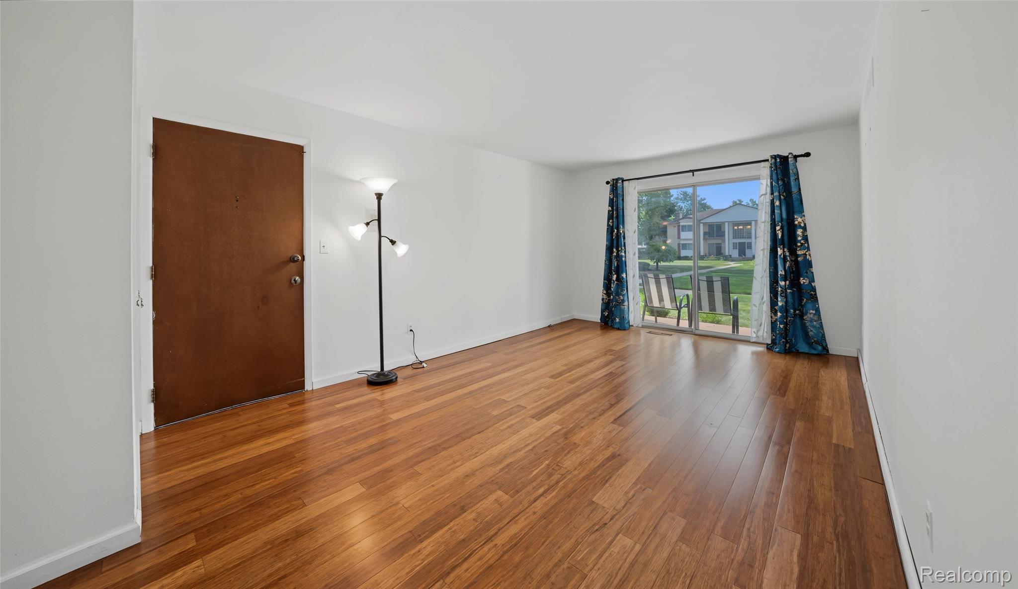 29289 Hayes Road, Unit F10 Warren, MI 48088 - Photo 12 of 40 12_Living Room-2.jpeg