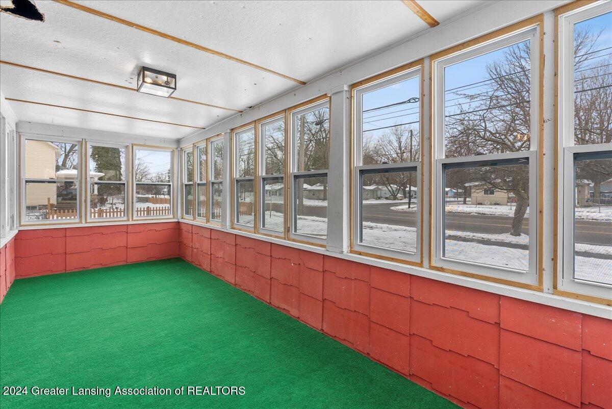 2717 West Jolly Road Lansing, MI 48911 - Photo 14 of 33 17-Media Jett - 17