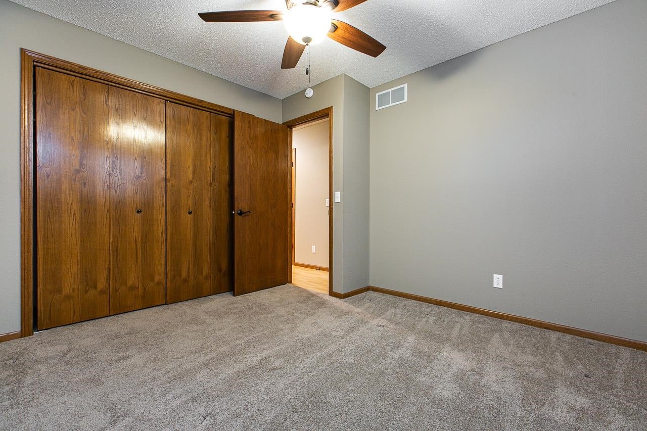 2165 Crown Point Road Dubuque, IA 52002 - Photo 21 of 35 Gallery Image 21