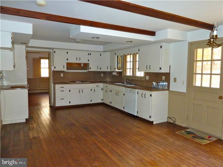 1511 Yellow Springs Road Chester Springs, PA 19425 - Photo 8 of 20 Kitchen