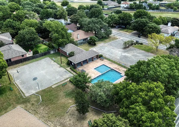 $373,900 | 1810 Parkwood Drive, Leander, TX 78641