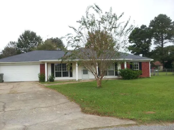 $800 | 47 Magnolia Circle, Foley, AL 36535