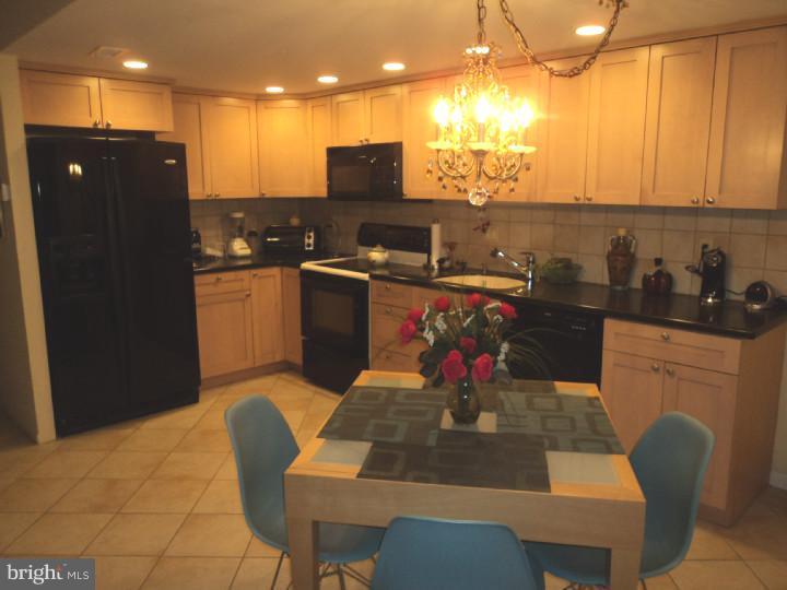 20103 Delaire Landing Road, Unit 103 Philadelphia, PA 19114 - Photo 19 of 22 Kitchen