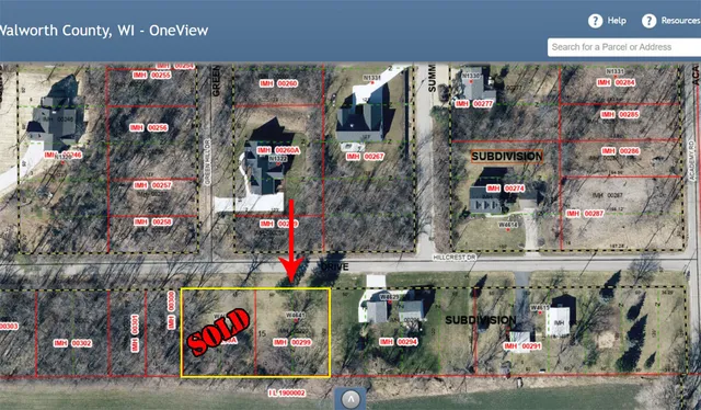 $699,990 | W4649 Hillcrest Drive, Fontana, WI 53125