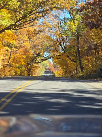 $699,990 | W4649 Hillcrest Drive, Fontana, WI 53125