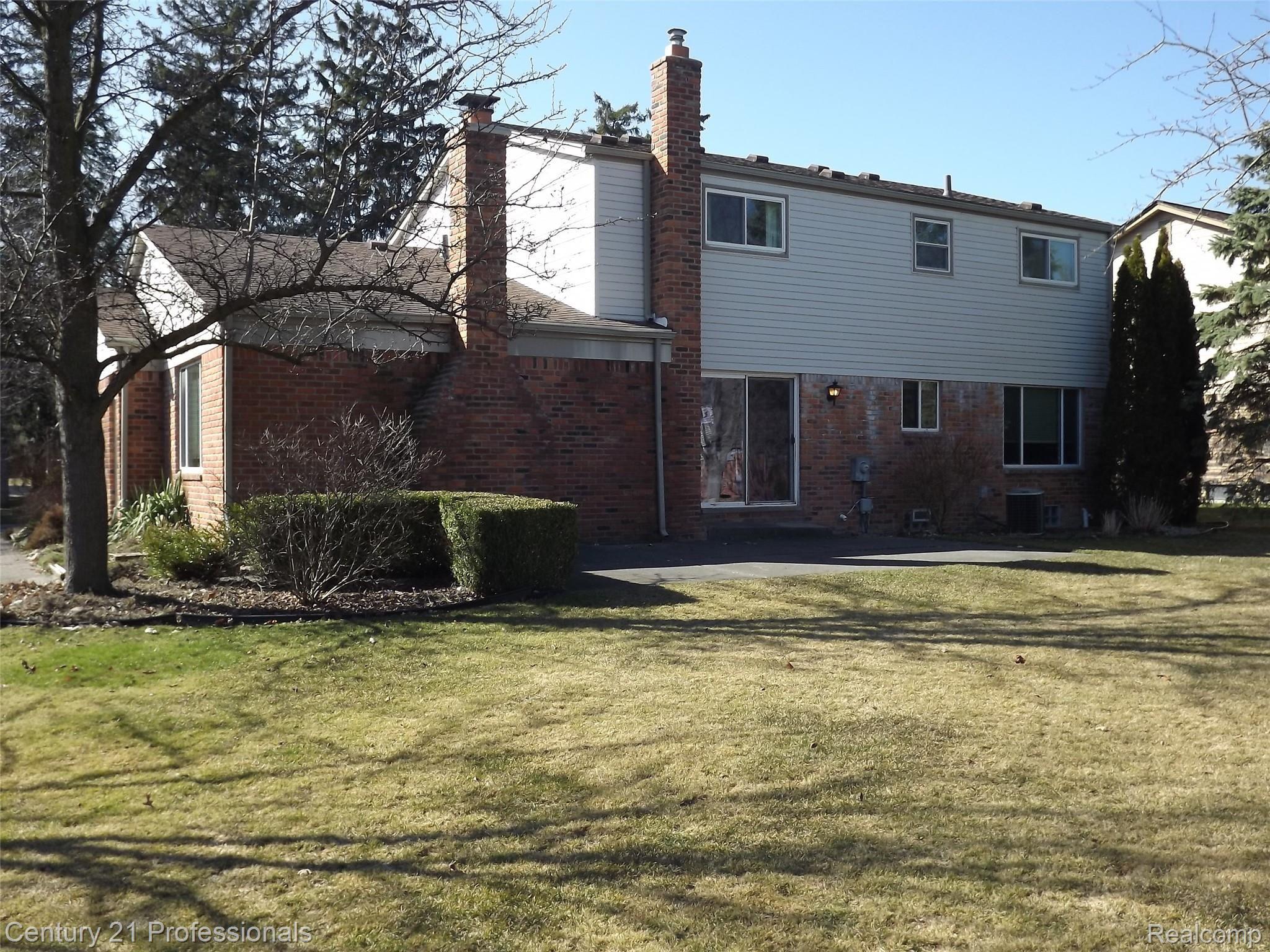 809 Hampton Circle Rochester, MI 48307 - Photo 20 of 22 Rear View