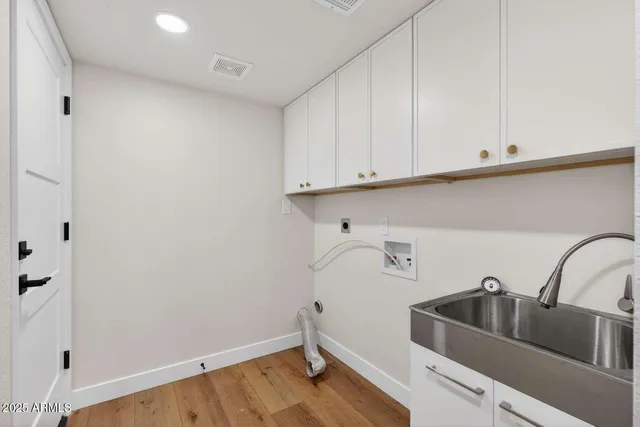 a close view of sink and tap