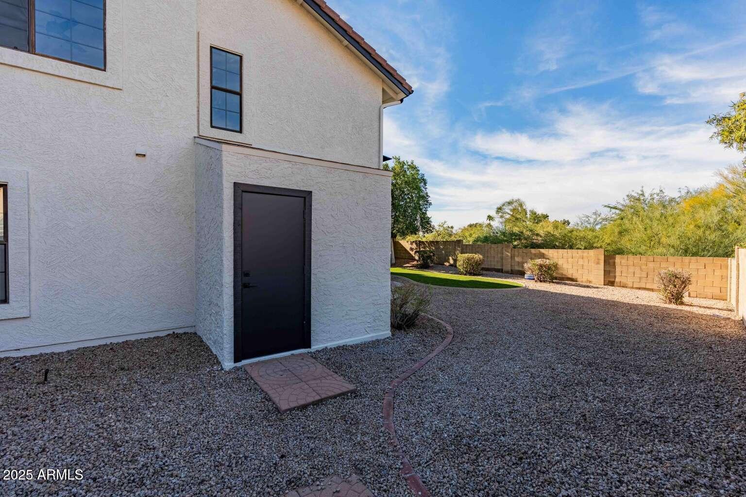 15850 North 15th Way Phoenix, AZ 85022 - Photo 43 of 43 a view of an outdoor space and a yard