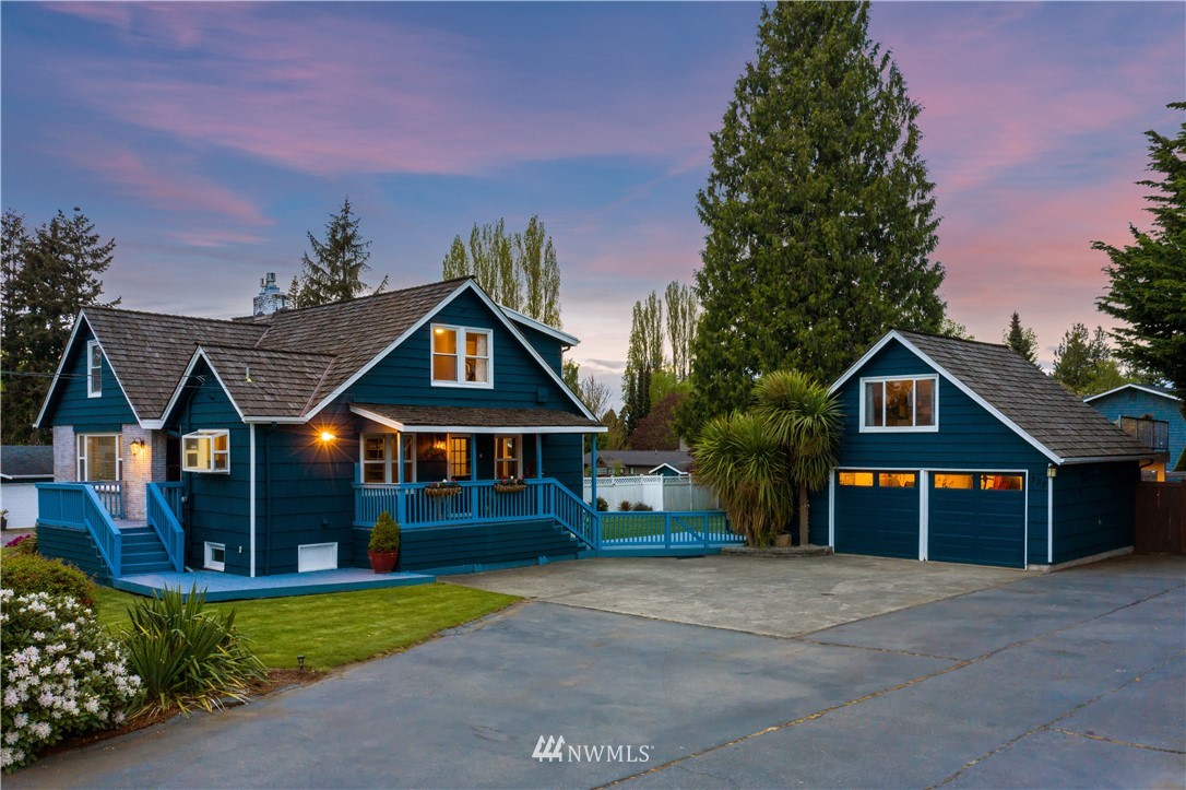 735 Caspers Street Edmonds, WA 98020 - Photo 1 of 37 Gallery Image 1