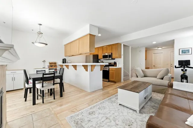 $799,000 | 13009 Evening Creek Drive South, Unit 8, San Diego, CA 92128