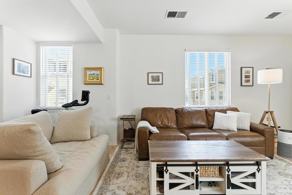 13009 Evening Creek Drive South, Unit 8 San Diego, CA 92128 - Photo 3 of 30