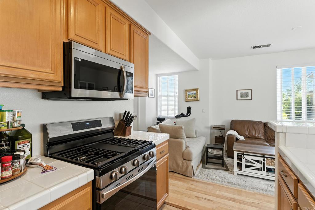 13009 Evening Creek Drive South, Unit 8 San Diego, CA 92128 - Photo 10 of 30