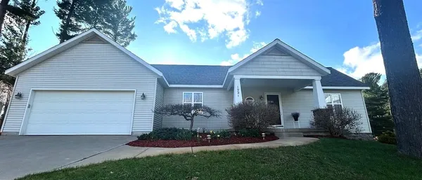 $434,900 | 1921 Pineridge Drive, Hastings, MI 49058