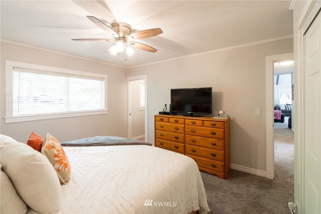 16695 Seminole Road Northeast Poulsbo, WA 98370 - Photo 19 of 40 Gallery Image 19