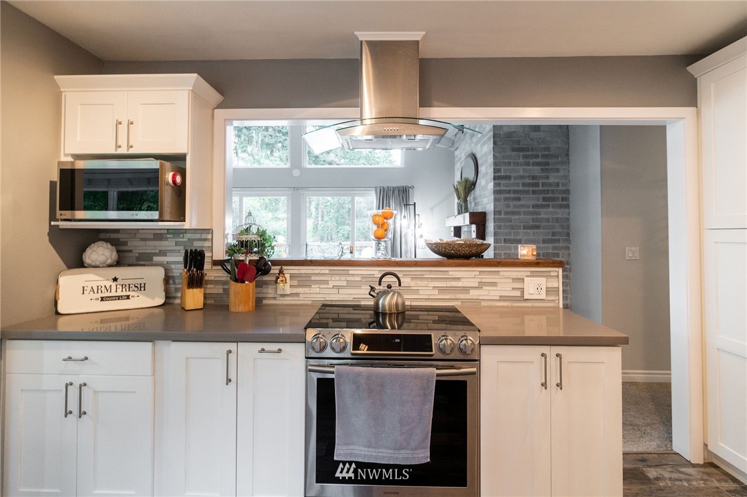 16695 Seminole Road Northeast Poulsbo, WA 98370 - Photo 6 of 40 Gallery Image 6