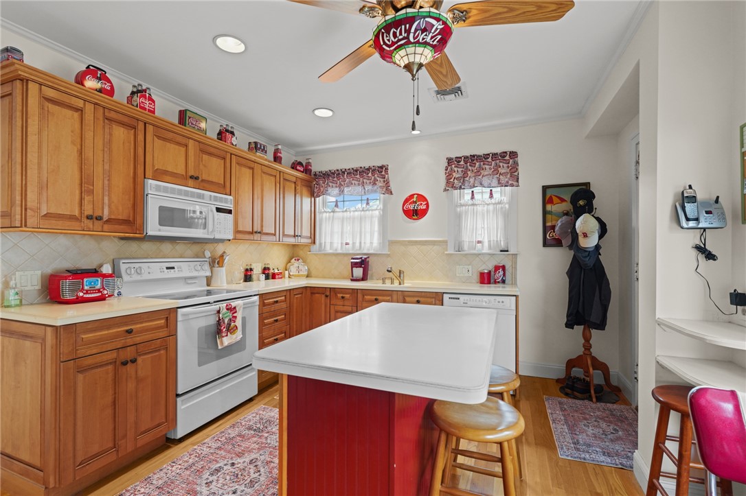 81 Overhill Road Warwick, RI 02818 - Photo 13 of 41 Gallery Image 13