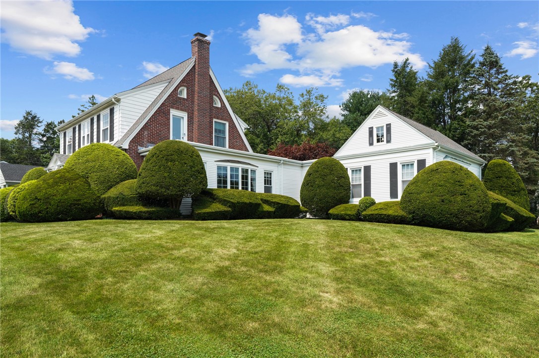 81 Overhill Road Warwick, RI 02818 - Photo 2 of 41 Gallery Image 2