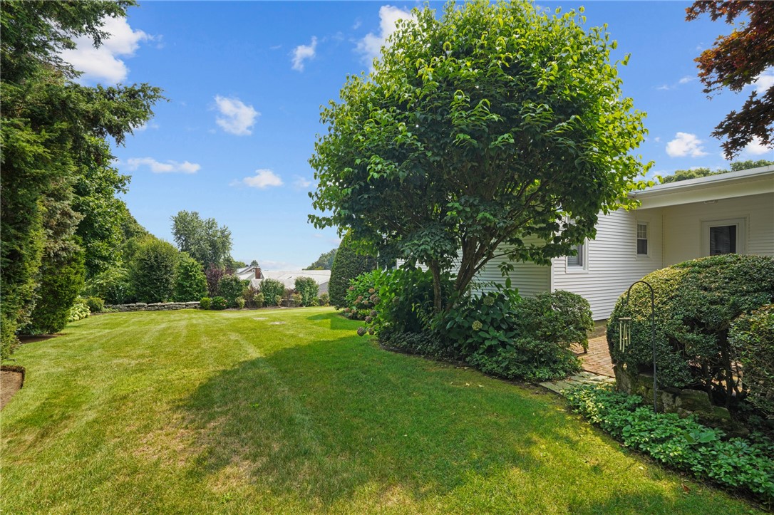 81 Overhill Road Warwick, RI 02818 - Photo 35 of 41 Gallery Image 35